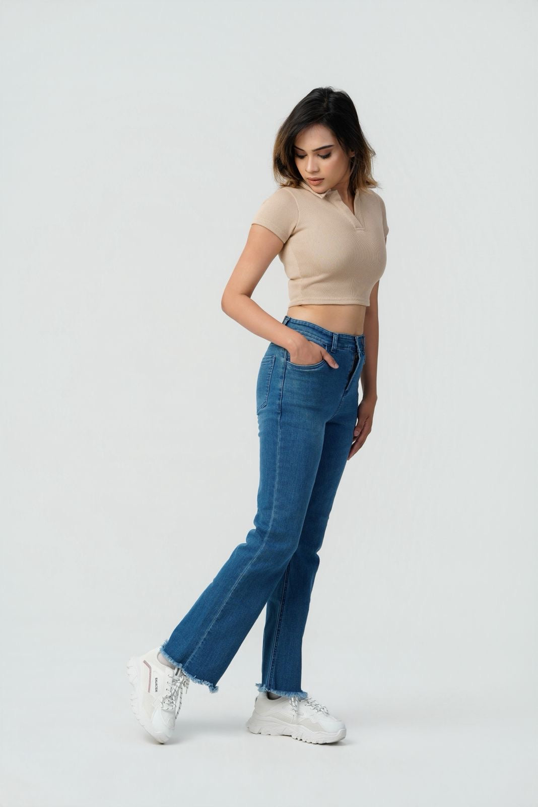 Sculpt V-Neck Ribbed Crop Top