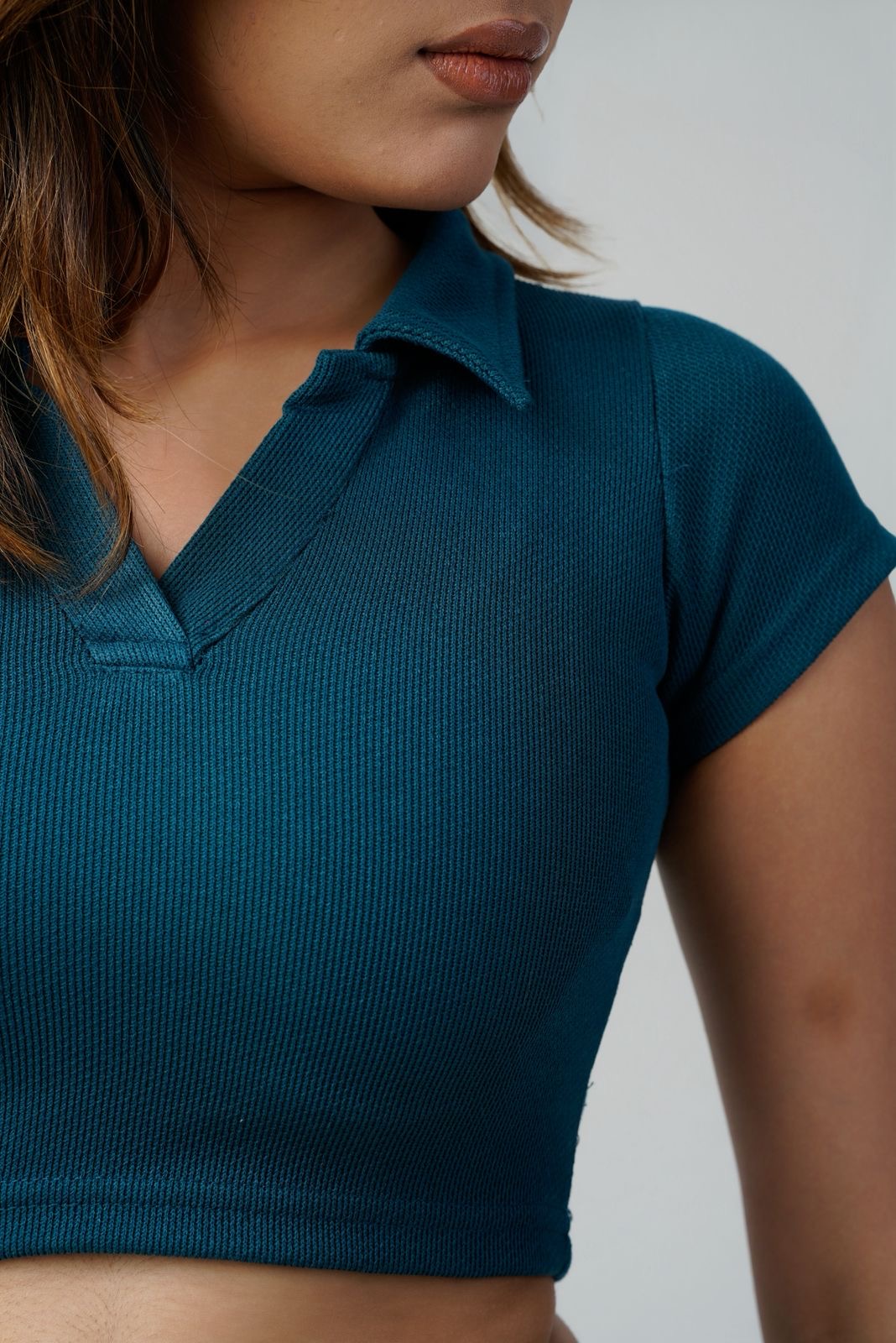 Sculpt V-Neck Ribbed Crop Top